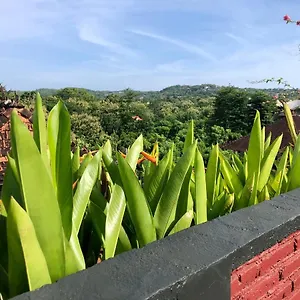 https://hidden-escapes-bingin-in-uluwatu-ocean-view-rooftop-joglo.hotelsseminyak.net
